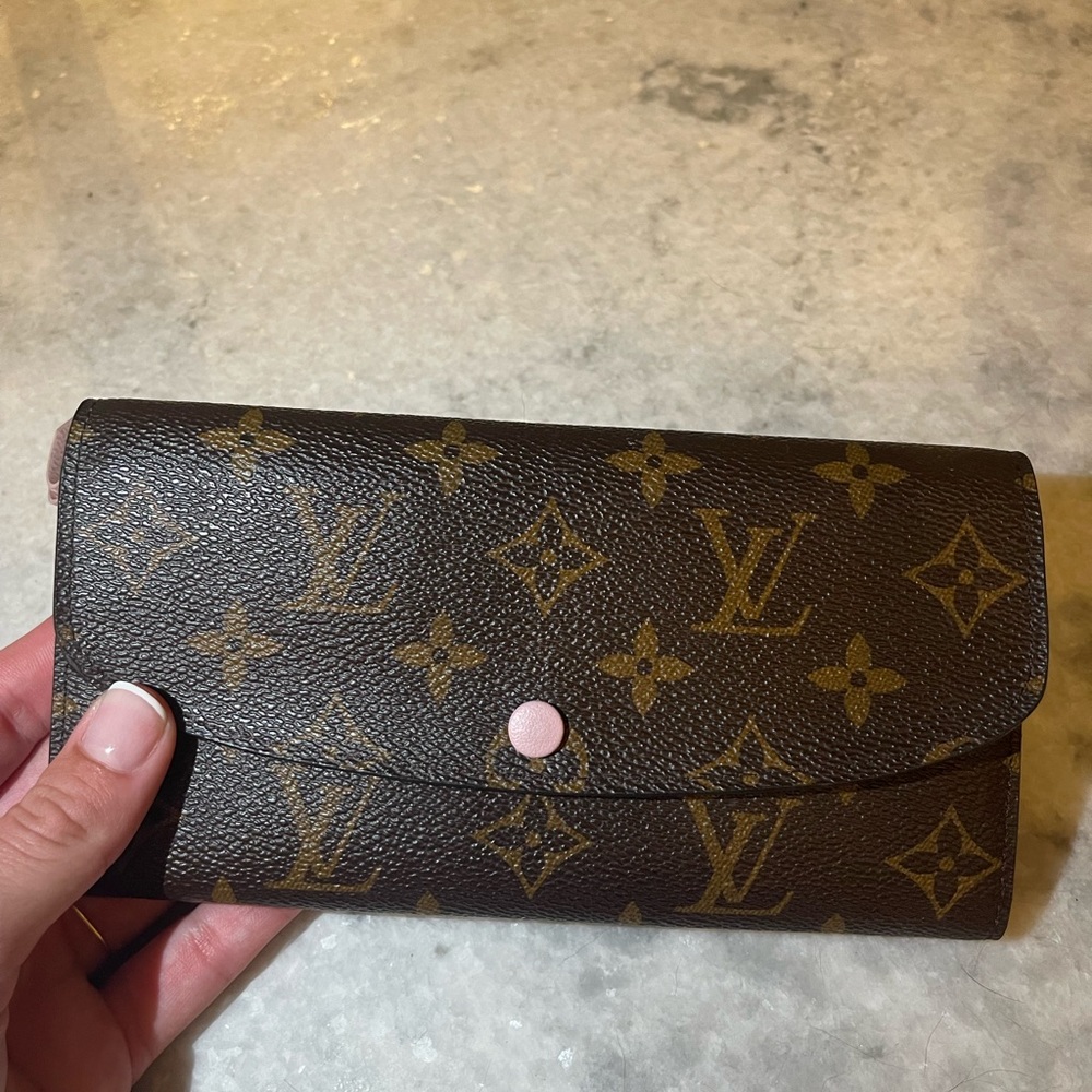 Louis Vuitton Emilie wallet